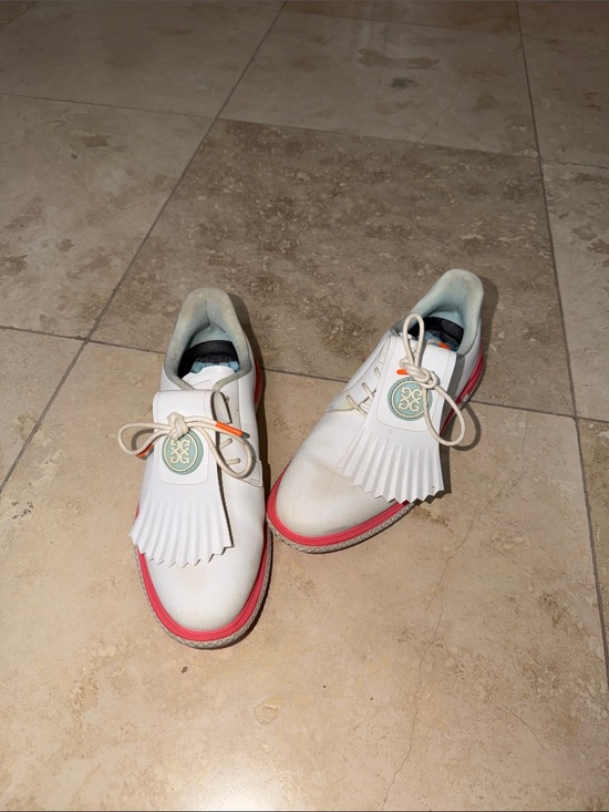 G/FORE Shoes - 💕G/FORE Woman’s White Golf Shoes with Pink Trim and Tassel💕